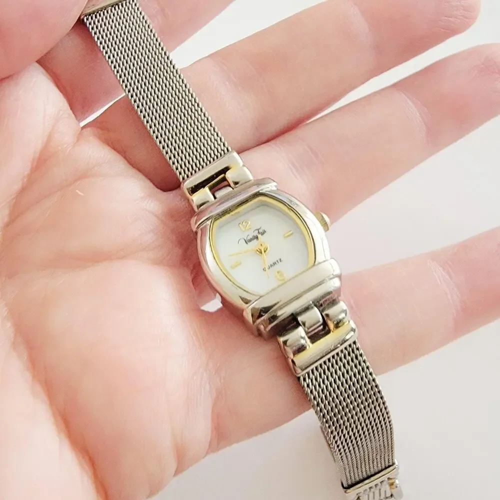 Womens Watch Cream Dial Silver Case Mesh Bracelet Stainless Steel Quartz